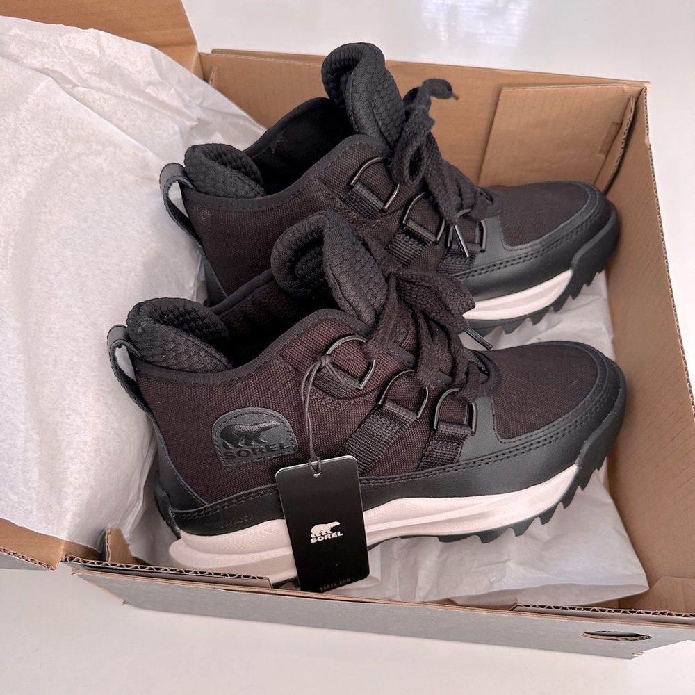 SOREL Ona Rmx Chukka WP Women’s Boot: Size 7.5